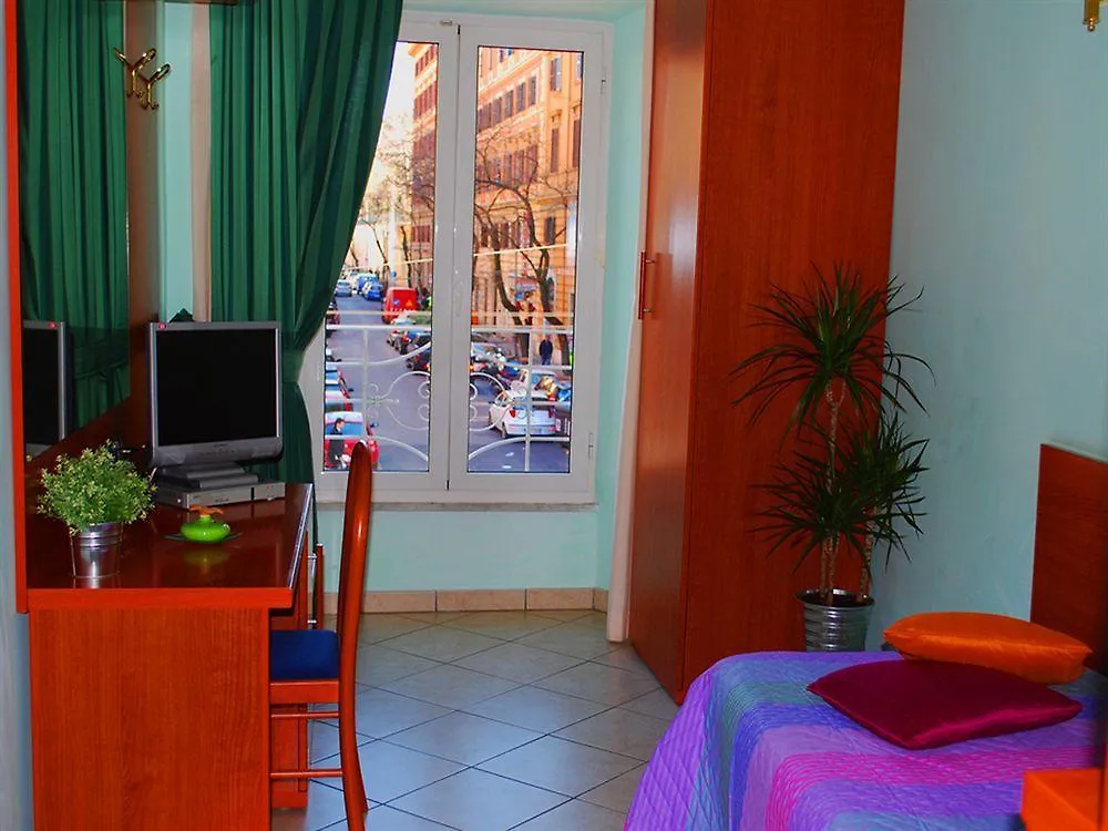 Bed and Breakfast Ad Hoc Domus Colosseo Рим 2*,