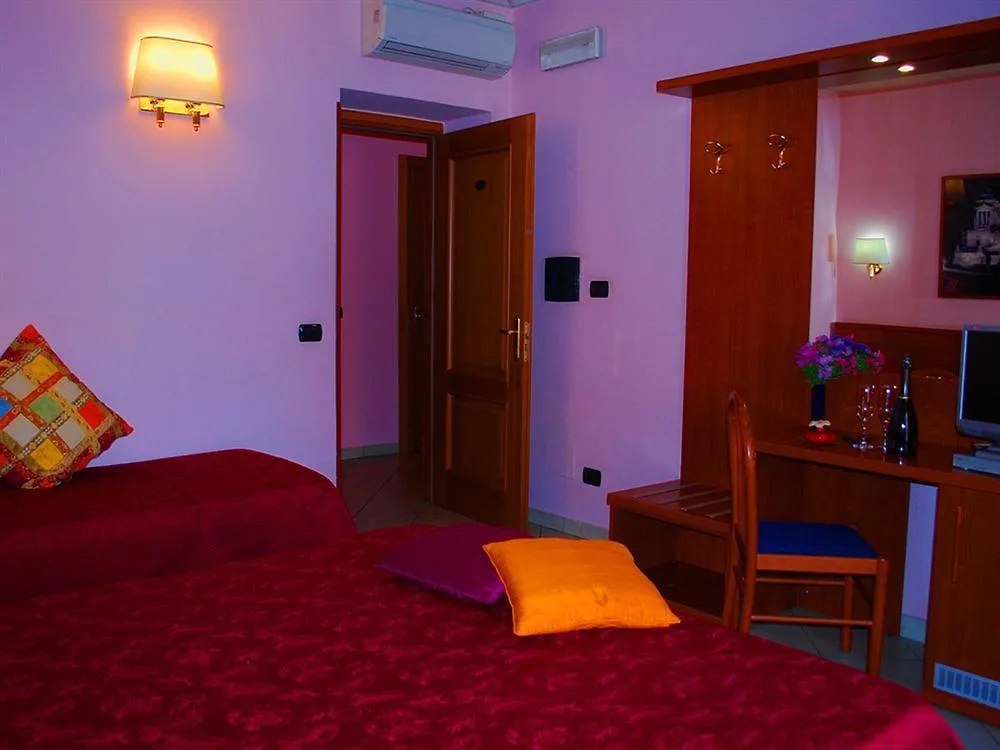 Bed and Breakfast Ad Hoc Domus Colosseo Рим Отель типа 