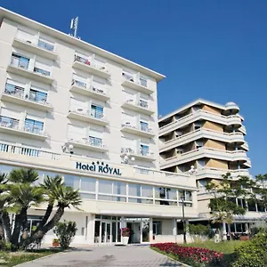 https://royal-cesenatico.emilia-romagnahotels.net