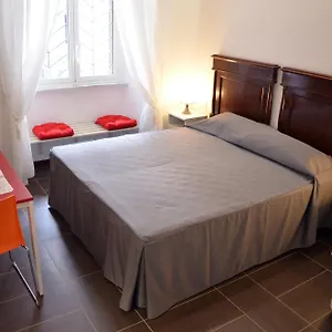 Maison Colosseo Pensión