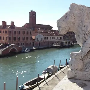 la-casa-veneziana.hotelinveneto.com/