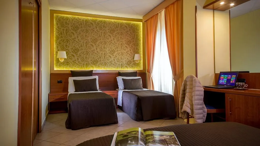** Bed & Breakfast In Roma Vale&Hillary Colosseo B&B Italy