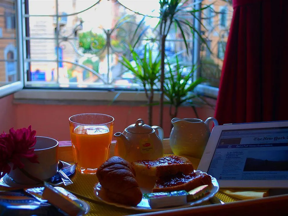 Bed & Breakfast In Roma Vale&Hillary Colosseo B&B