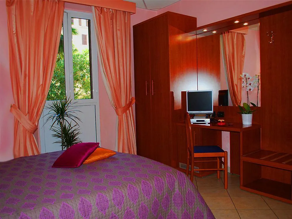 ** Bed & Breakfast In Roma Vale&Hillary Colosseo B&B Italy